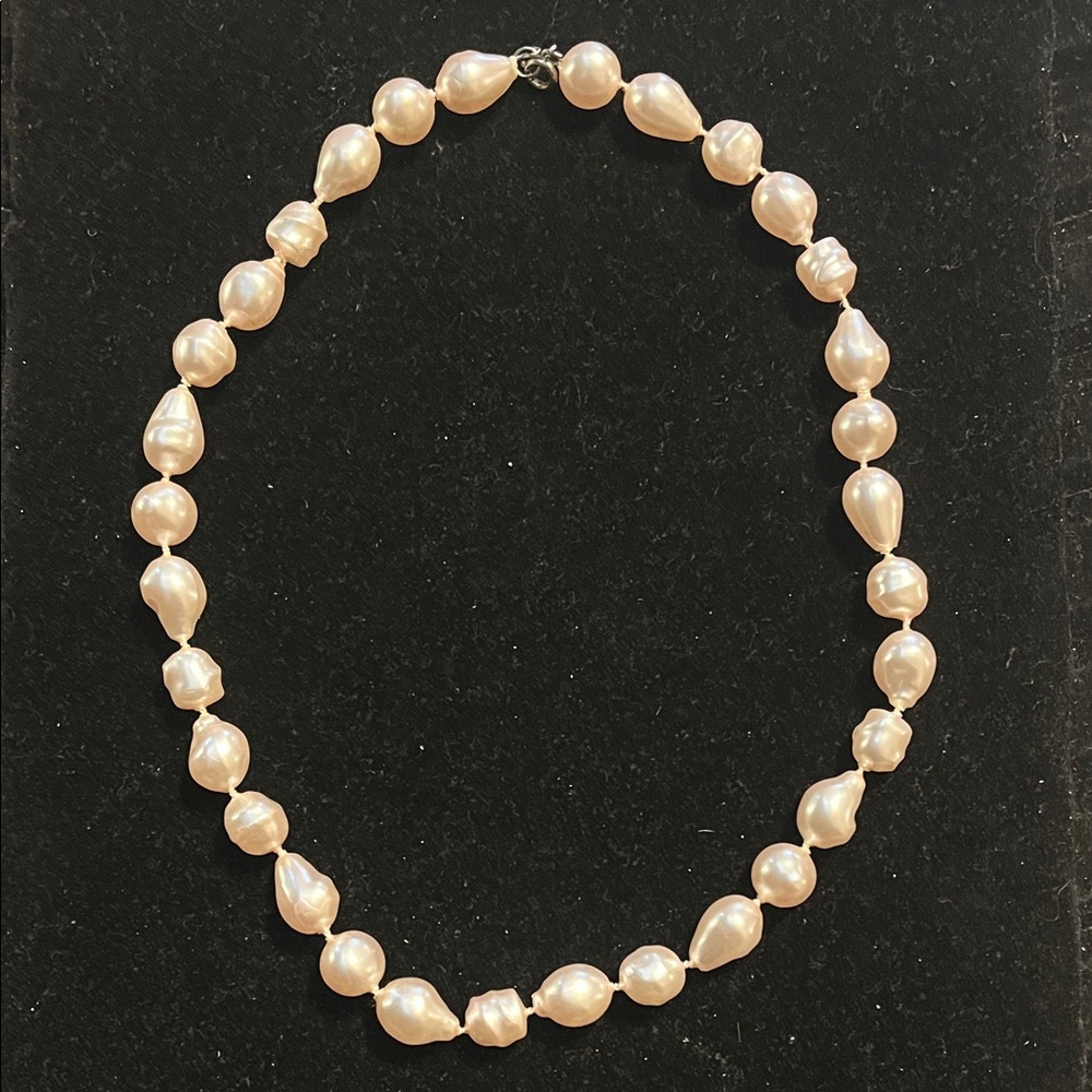 Elegant Pearl Necklace